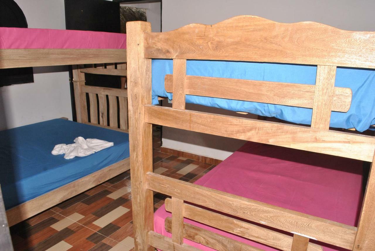 Hostal Castillo Del Mar Camarones 外观 照片